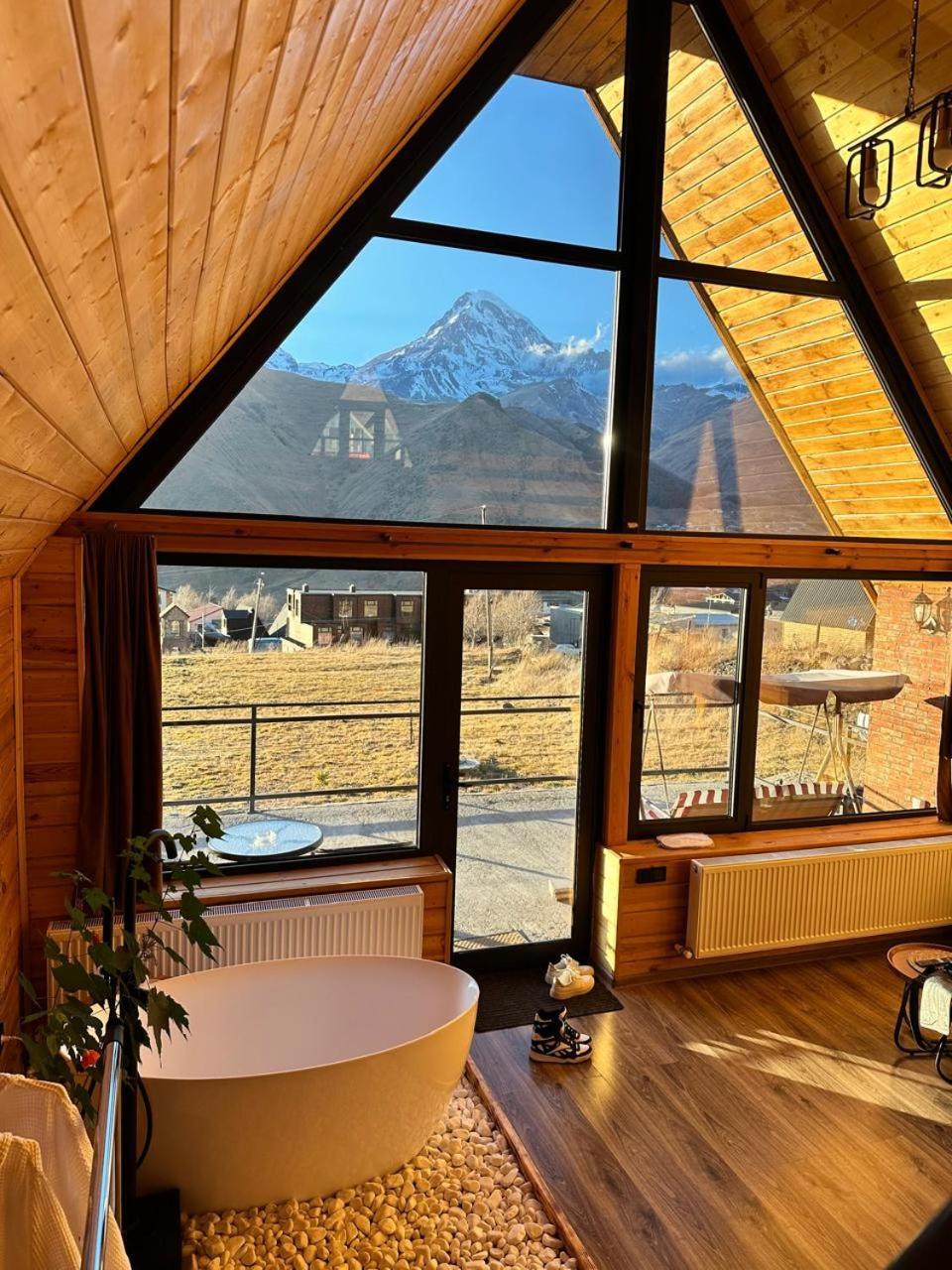 Kera Cottages Kazbegi Екстер'єр фото